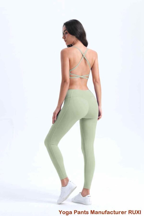 සාක්කු සහිත ව්‍යායාම කොට කලිසම්