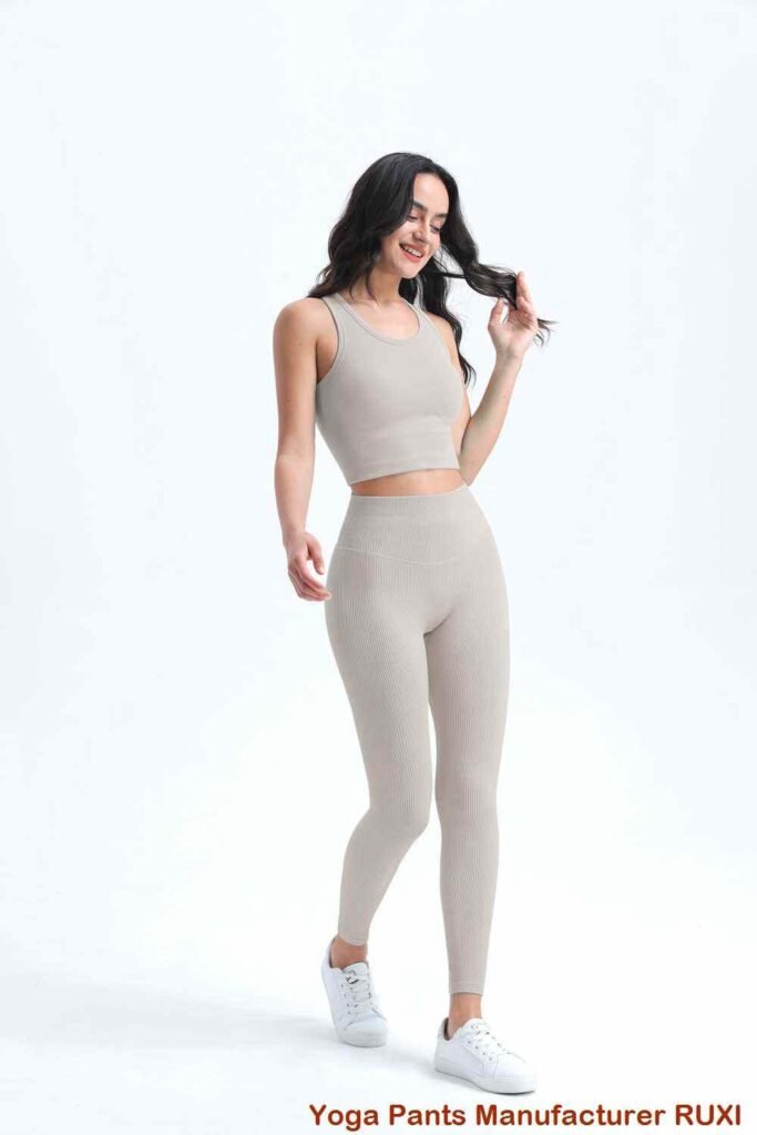 බාධාවකින් තොරව ක්රීඩා කොට කලිසම්