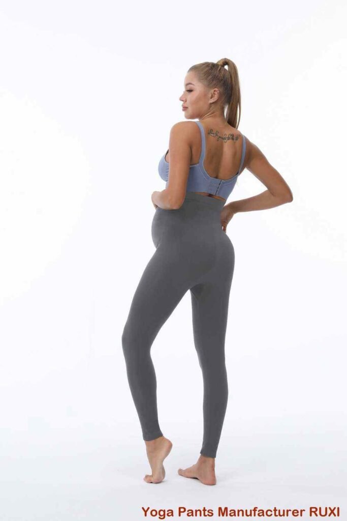 යෝග කෙටි කලිසම් අඟල් 4 RUXI