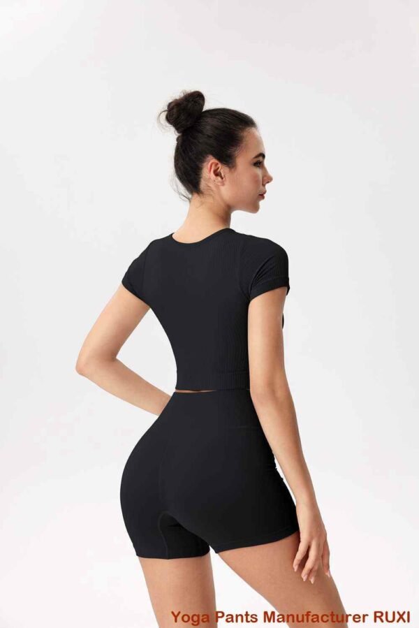 සාක්කු සහිත ටෙනිස් කොට කලිසම්
