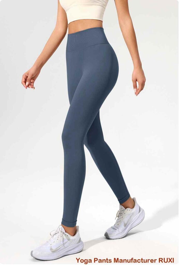 සවි කර ඇති ව්‍යායාම කොට කලිසම්